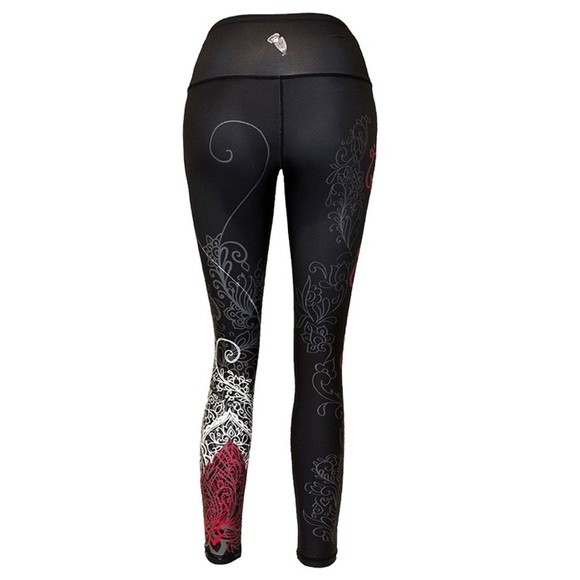 Nominou Shabeena High Rise Crop Black & Red Print Leggings - Picture 2 of 15